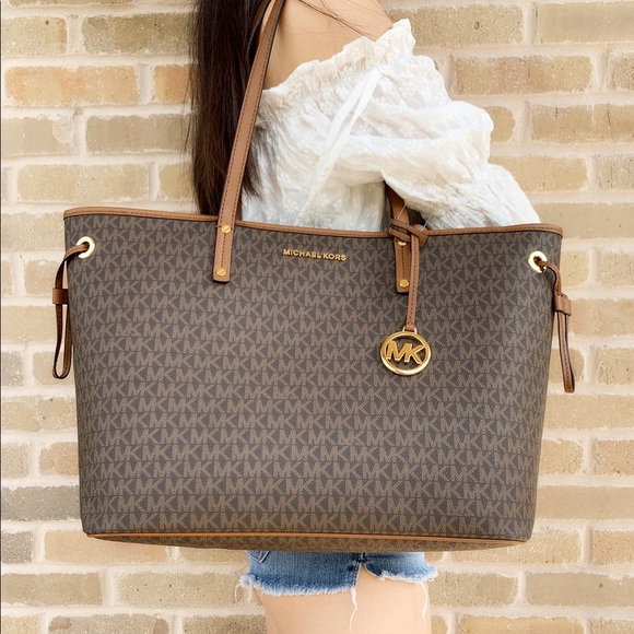 Gaby’sBags👜💕- NWT Michael Kore Large Tote - Picture 3 of 3